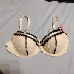 Candie's bra- 36B
